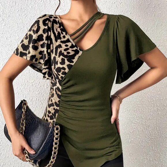 HIGH QUALITY Tops - Leopard Print Ruched Slit Hem Blouse (Color: Olive Green)